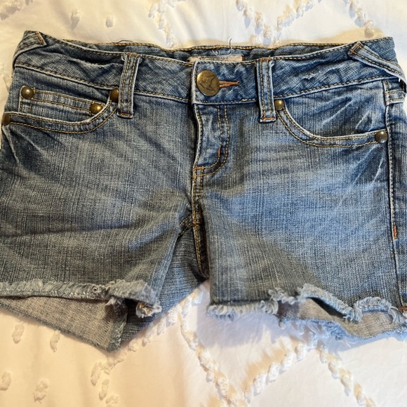 FP Free People Womens W 25 Denim Jean Fringe Hem Shorts - Picture 1 of 9